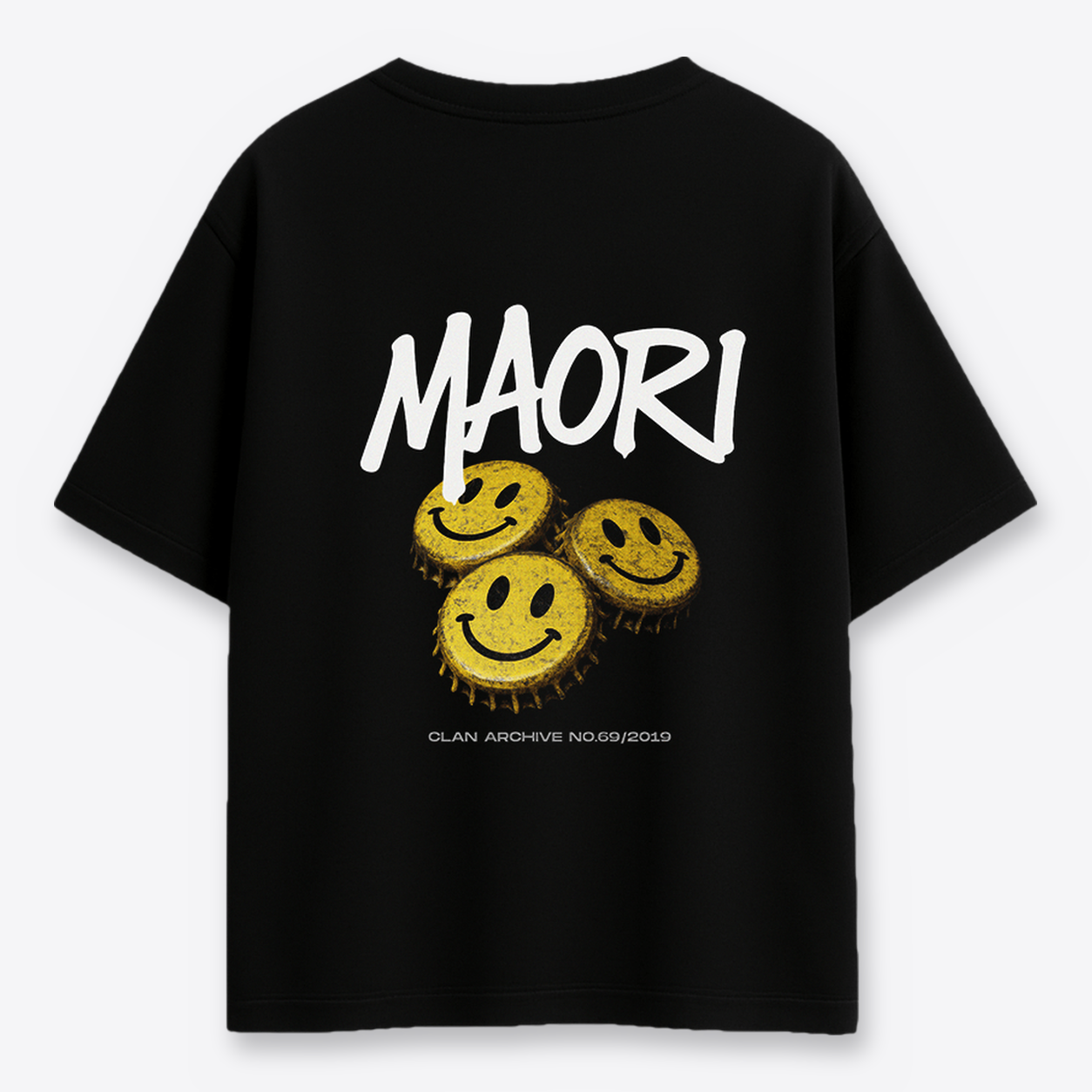 Polera MAORI Negra Smiley Caps