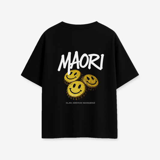 Polera MAORI Negra Smiley Caps