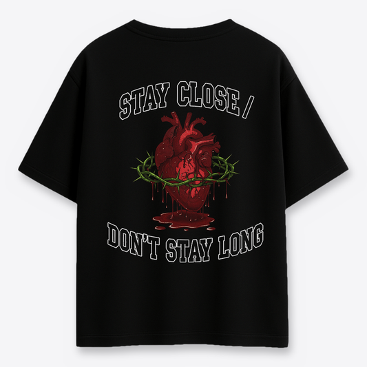 Polera MAORI Negra Stay Close / Don't Stay Long