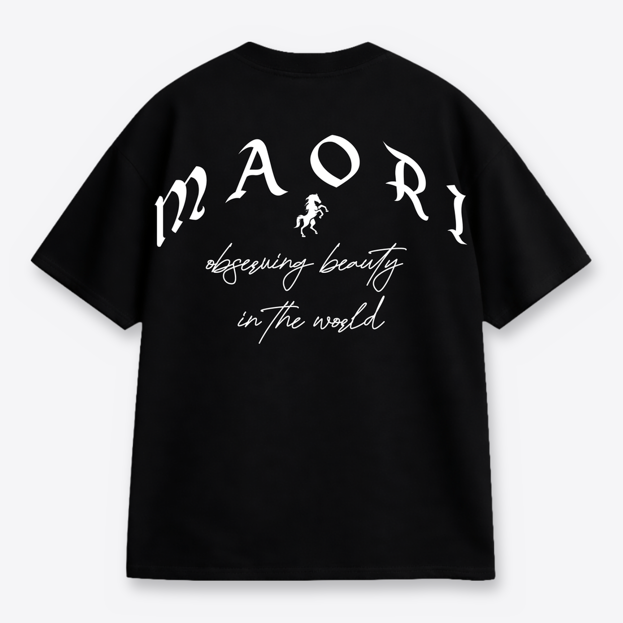Polera MAORI Negra Observing Beauty