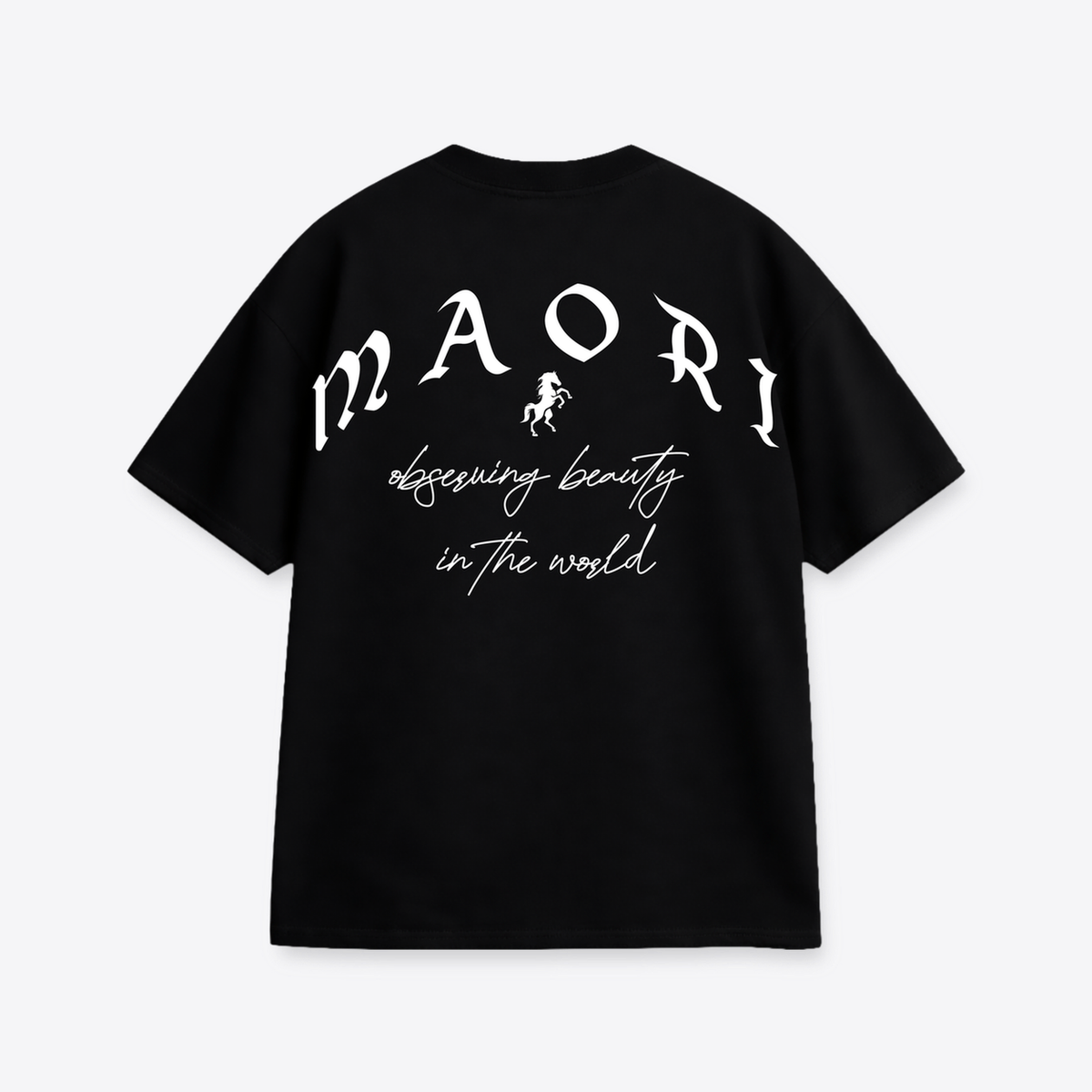 Polera MAORI Negra Observing Beauty