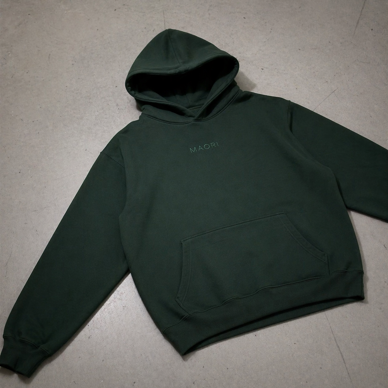 Hoodie basic Verde Botella MAORI imagen 2