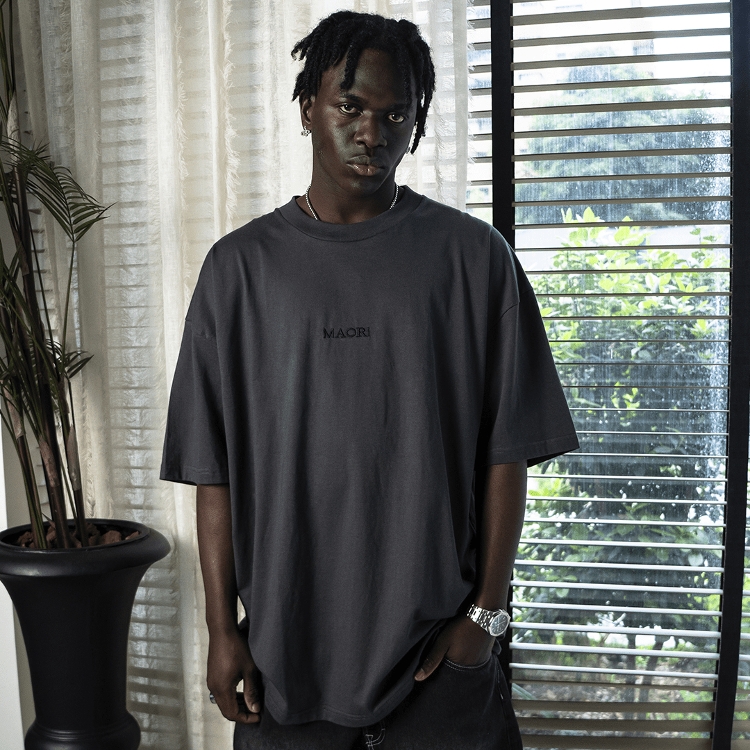 Polera MAORI Gris Essential