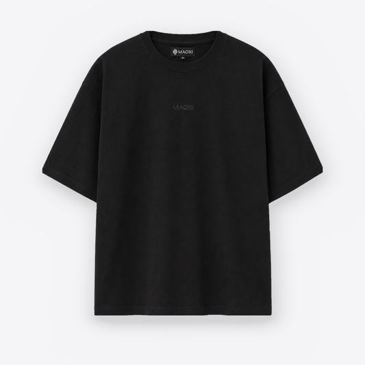 Polera Diseño Cielo de Papel Negra frente mockup